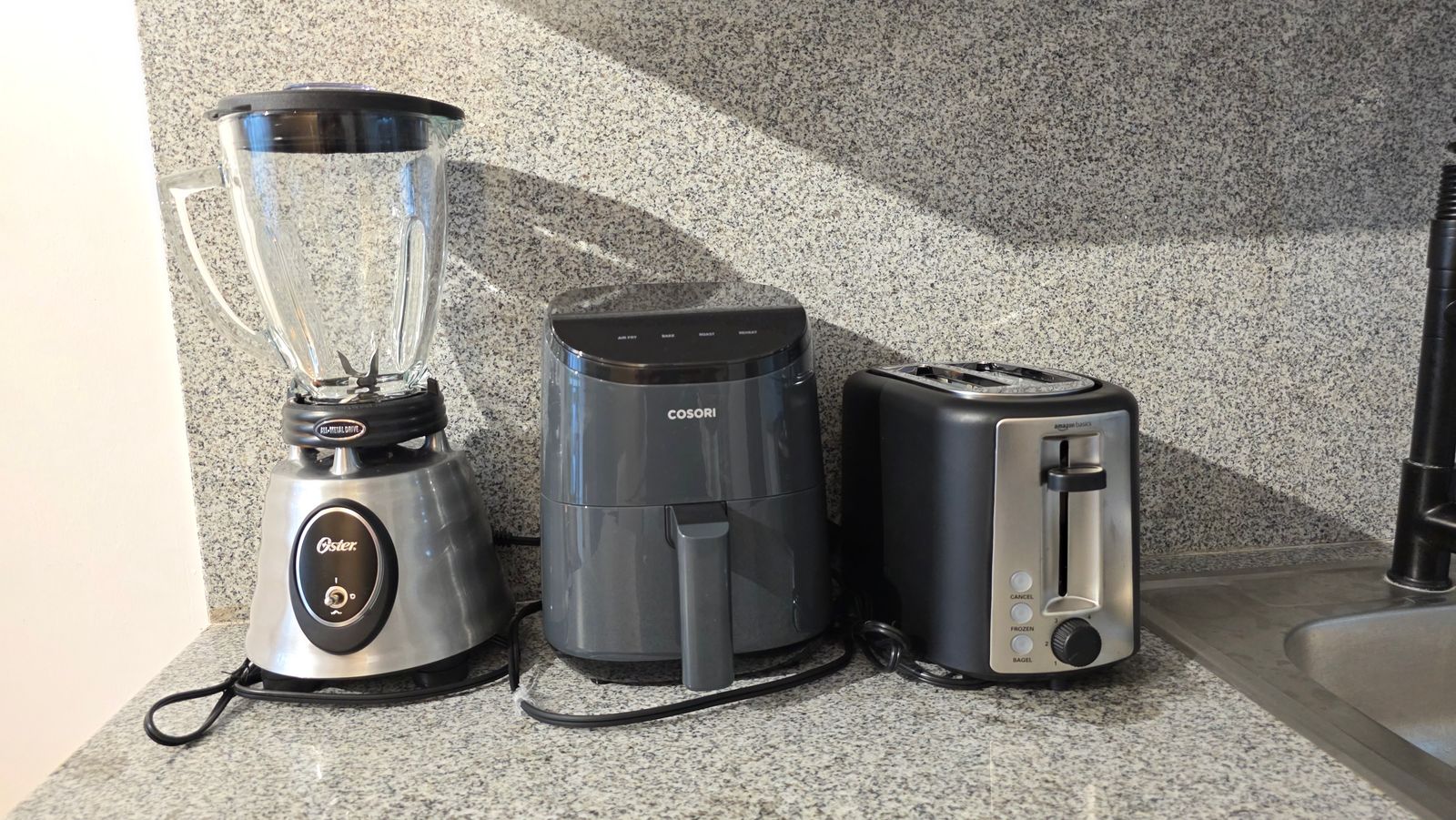 Kitchen appliances, blender, air fryer, toaster