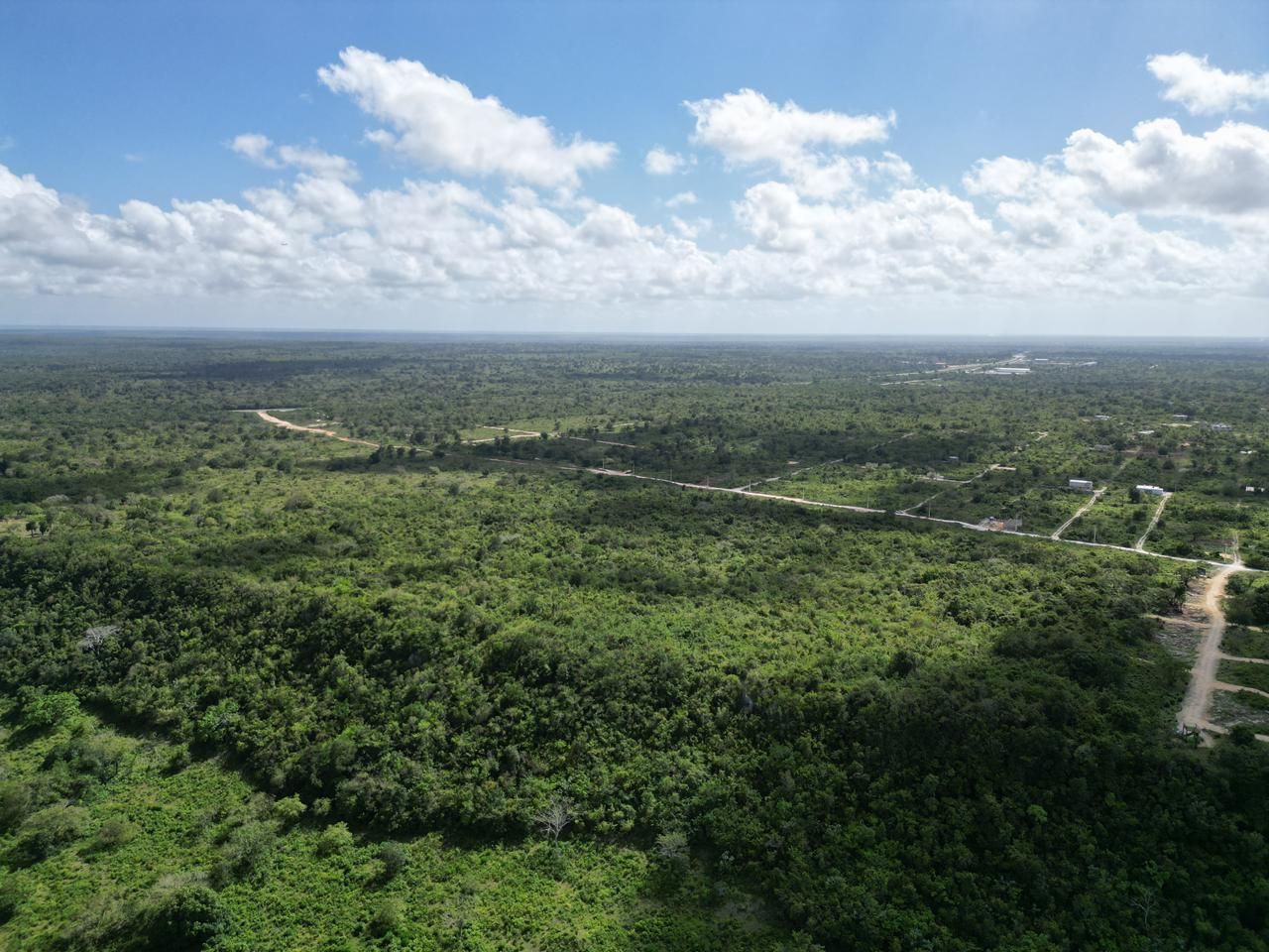 75,000 m² land with frontage on the new Autovía del Este connector